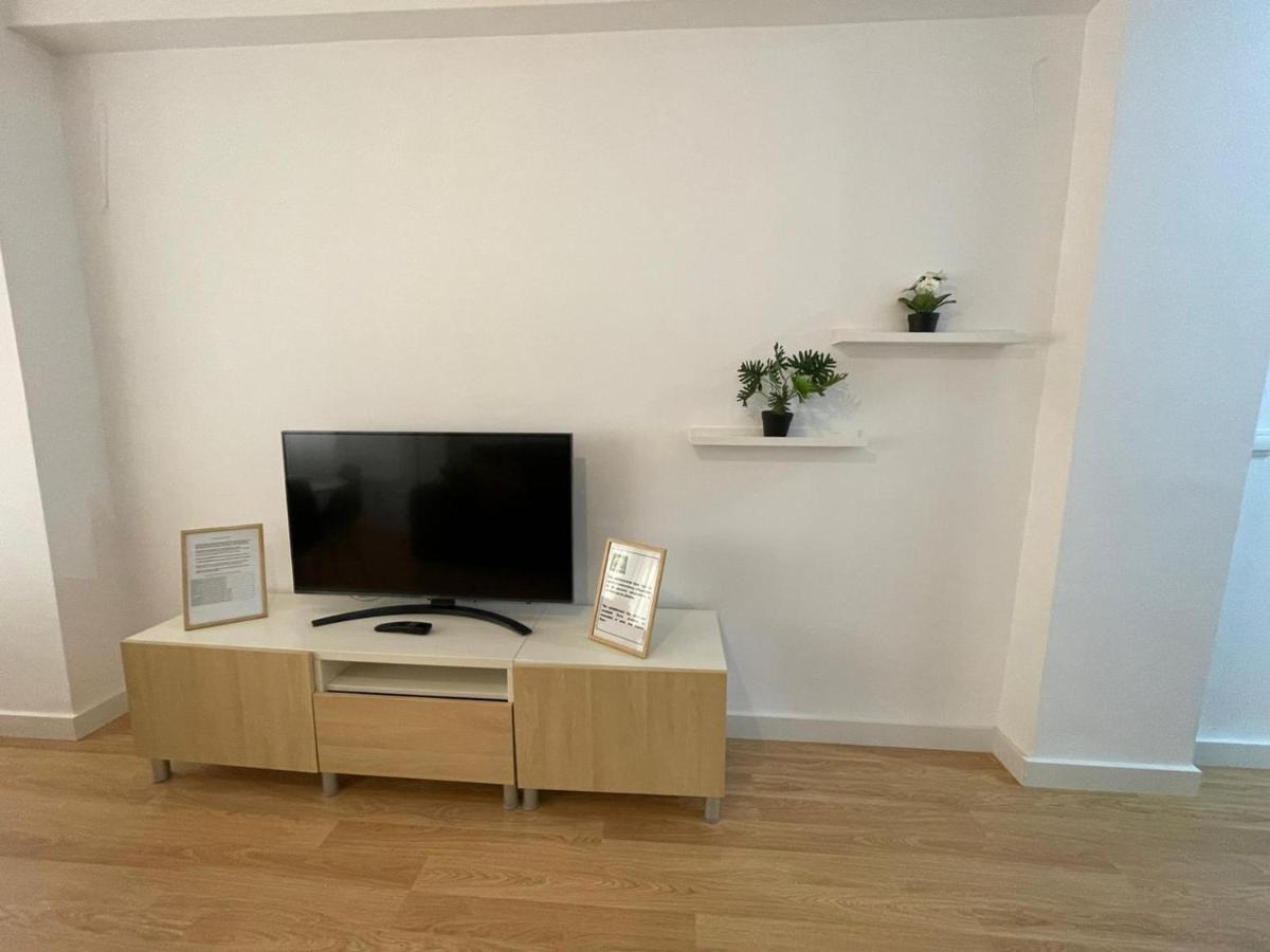 Holidays2Malaga 2 Bedroom Armengual De La Mota Close Shopping Center Extérieur photo