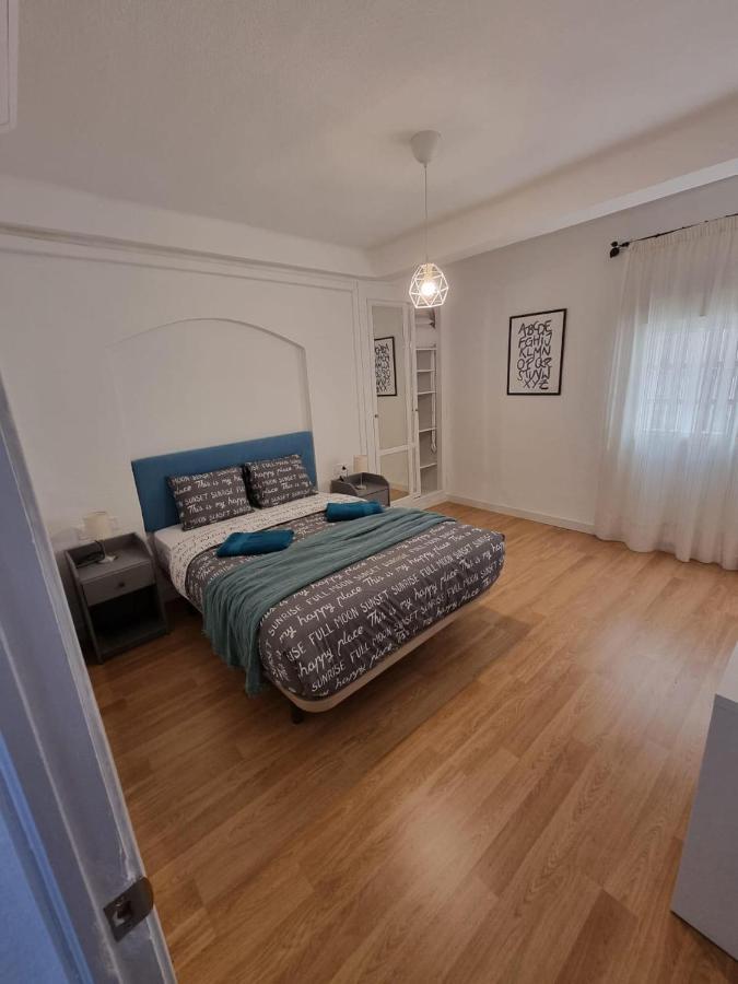 Holidays2Malaga 2 Bedroom Armengual De La Mota Close Shopping Center Extérieur photo