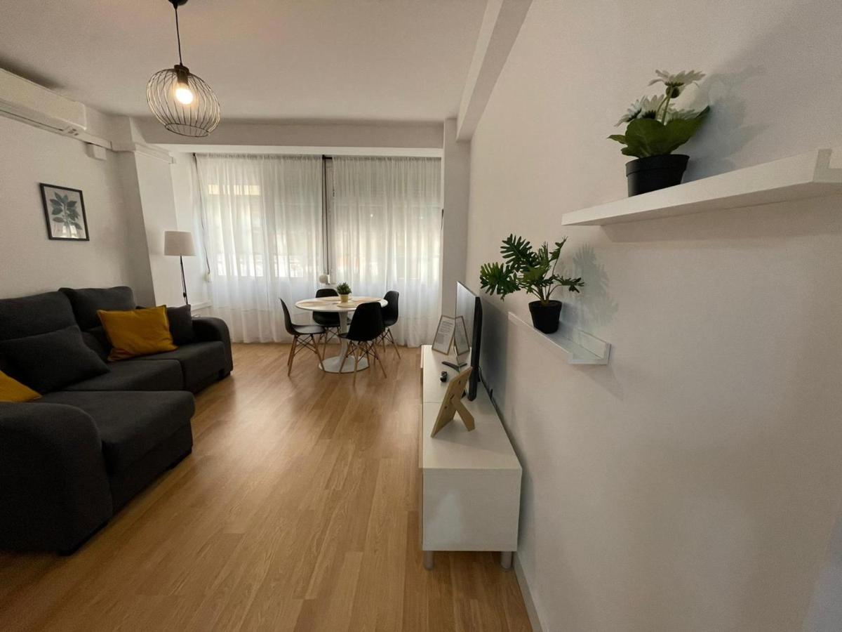 Holidays2Malaga 2 Bedroom Armengual De La Mota Close Shopping Center Extérieur photo