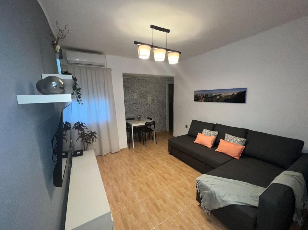 Holidays2Malaga 2 Bedroom Armengual De La Mota Close Shopping Center Extérieur photo