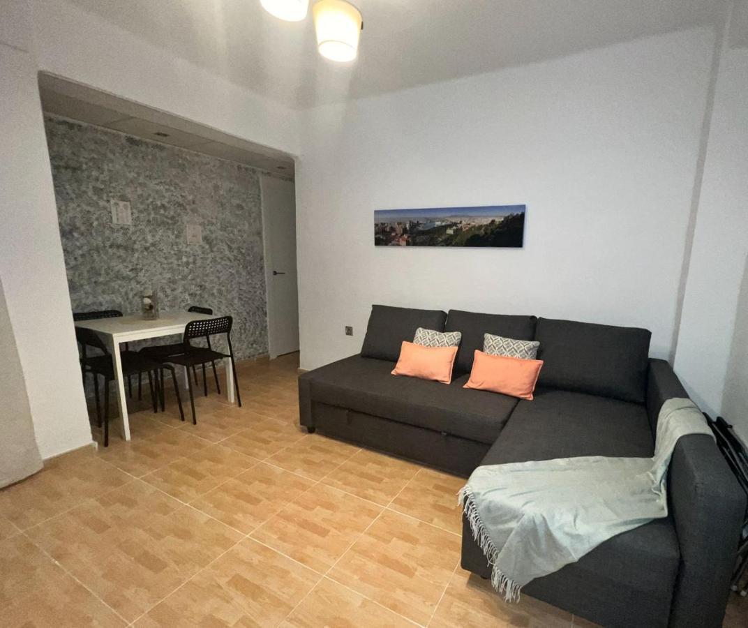 Holidays2Malaga 2 Bedroom Armengual De La Mota Close Shopping Center Extérieur photo