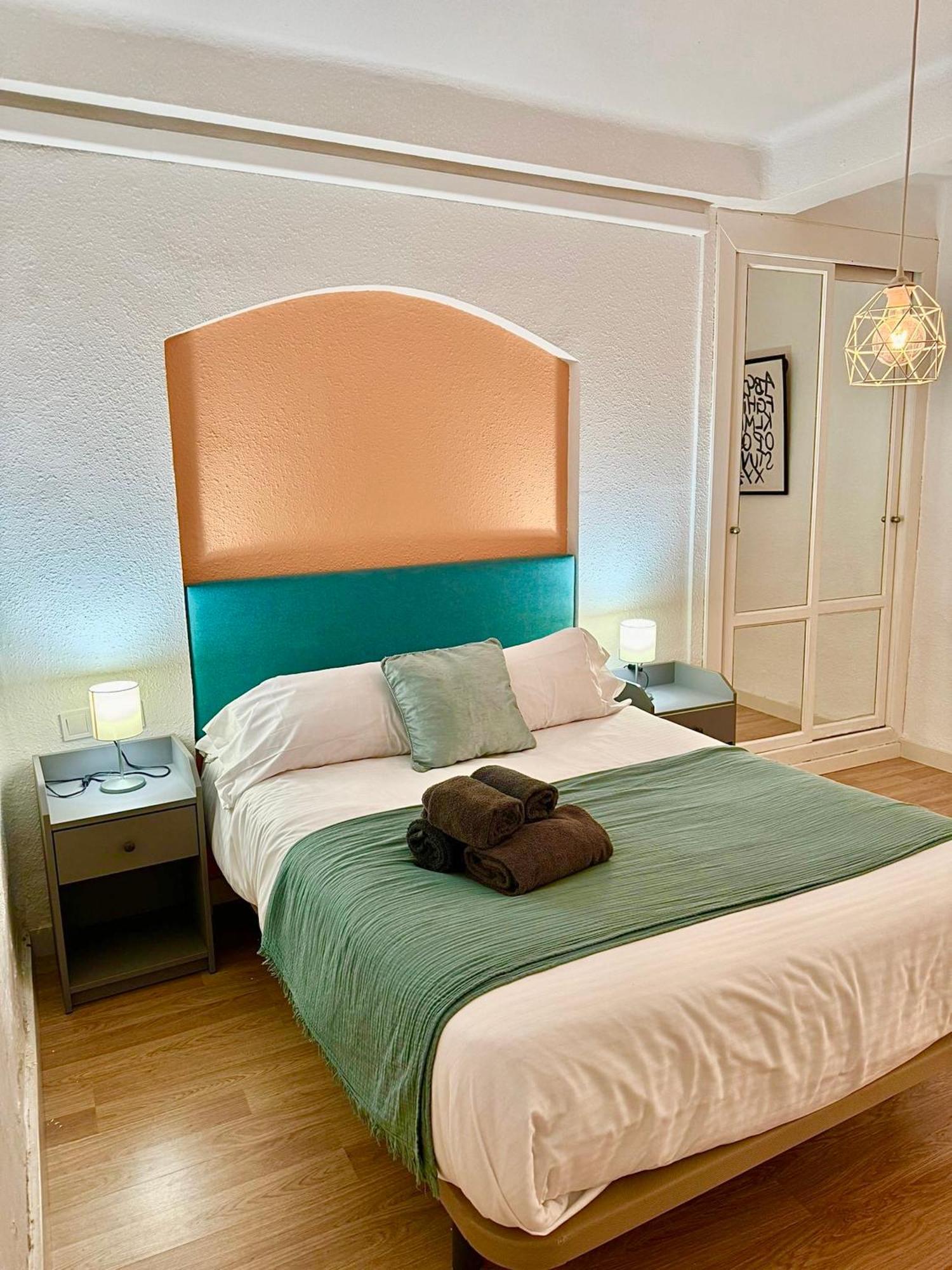 Holidays2Malaga 2 Bedroom Armengual De La Mota Close Shopping Center Extérieur photo